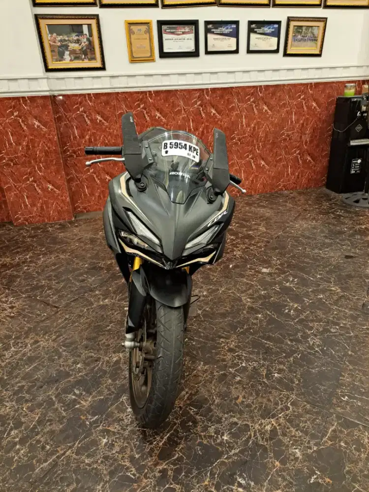 DP 1JUTA HONDA CBR 150R TH 2024 KM.RENDAH KTP DAERAH BISA KREDIT