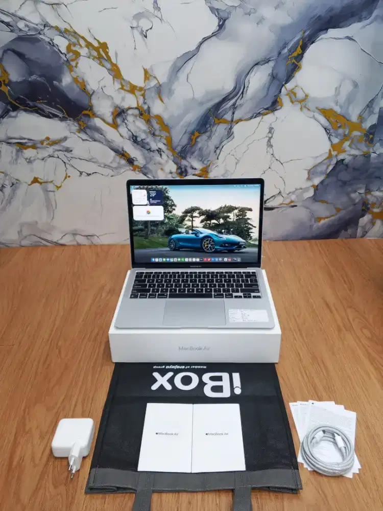 Jual Cepat!! MacBook Air Retina 13 2020 Chip M1, RAM 8 GB, SSD 256 GB