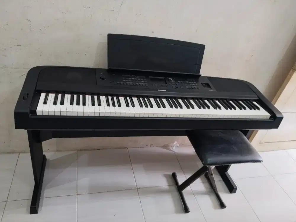 Digital piano yamaha dgx670