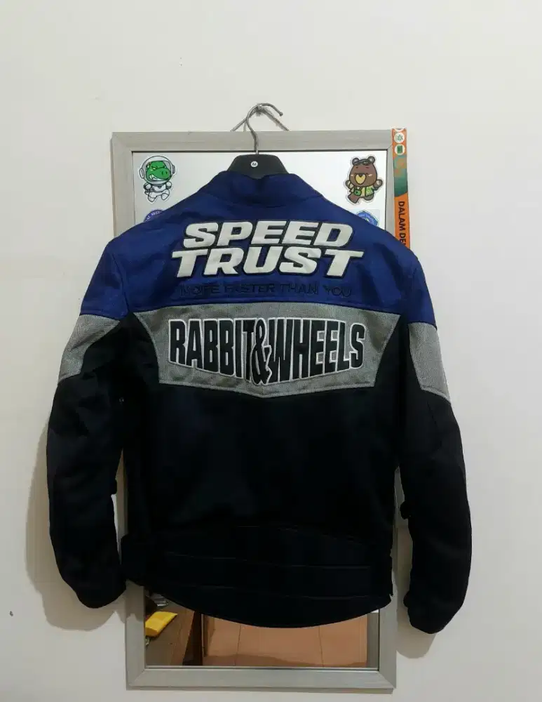 (Second) Jaket Rabbit and Wheels Combo Navy Size M Like New