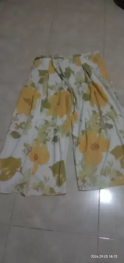 celana kulot bunga