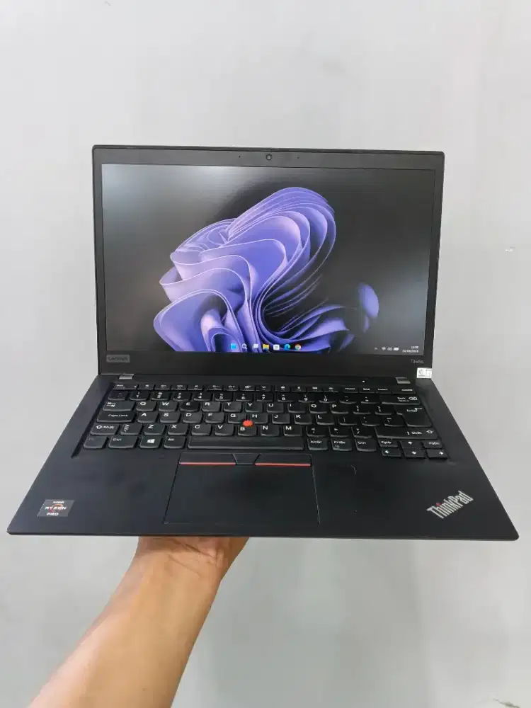 TIPIS, RINGAN, SPEK GAHAR!! LENOVO THINKPAD T495S