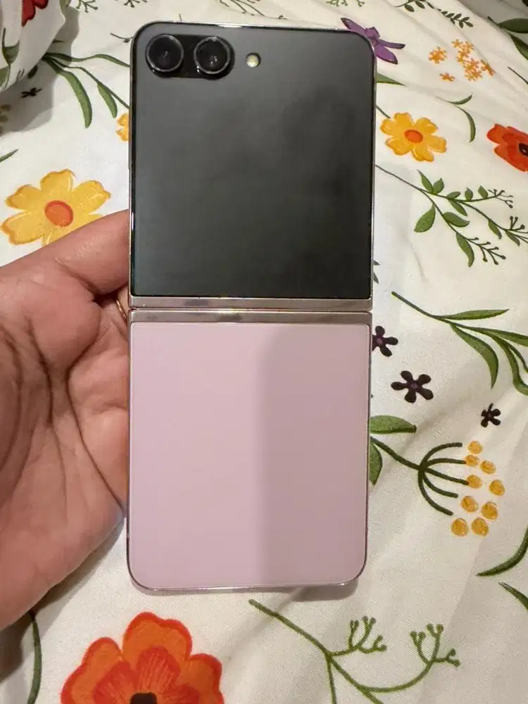 WTS Samsung Galaxy Flip 5 256GB Lavender
