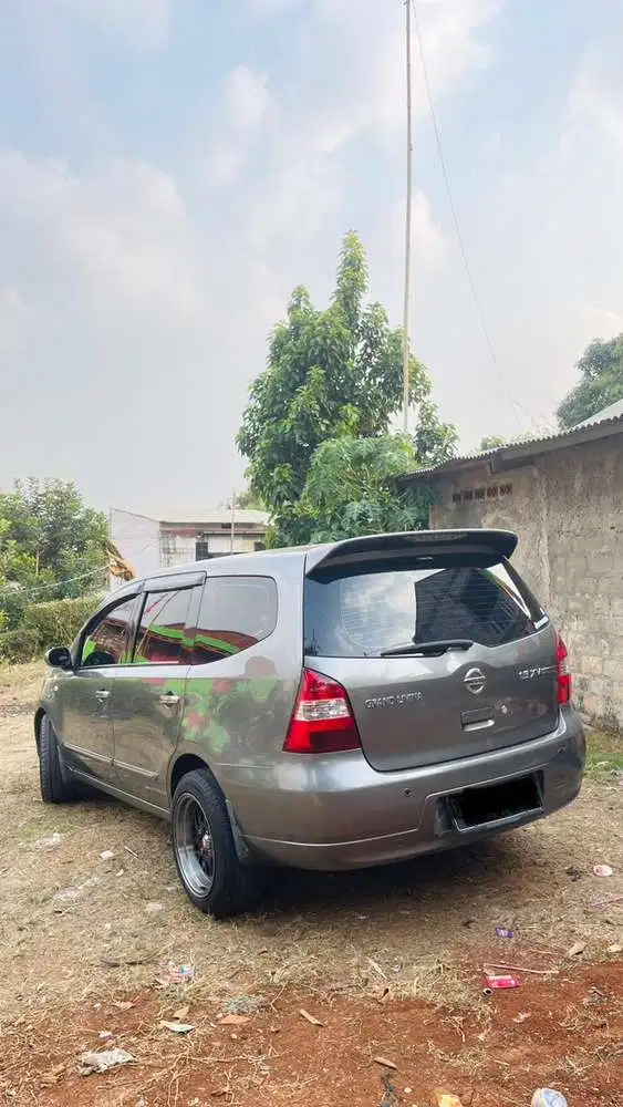 Nissan Grand livina 2011 Bensin