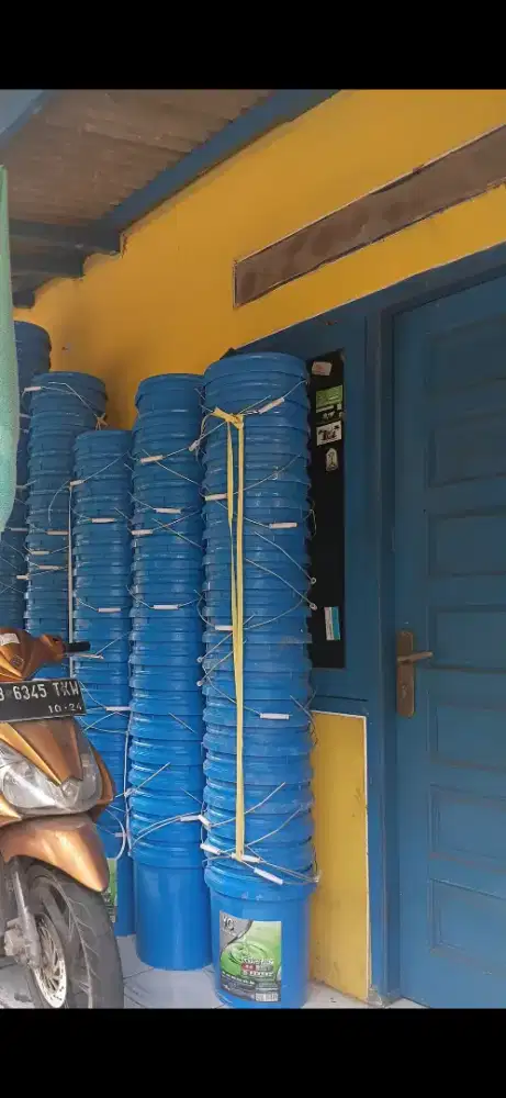 Ember 20 liter bekas seperti baru