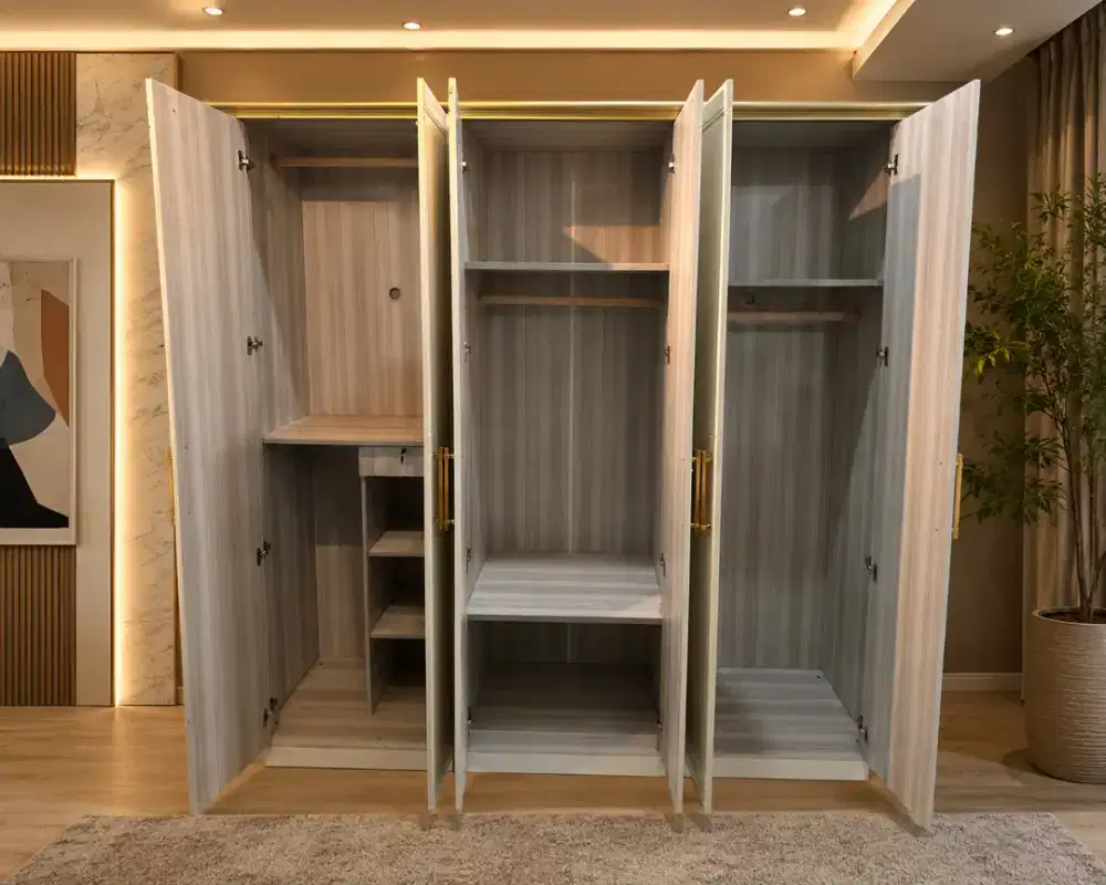 Lemari pakaian MDF