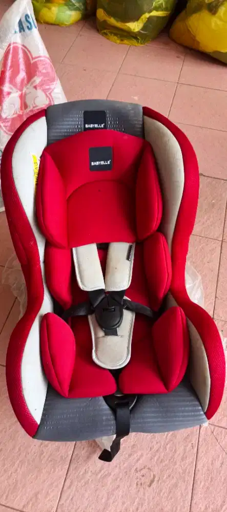 Car seat tempat duduk bayi di mobil