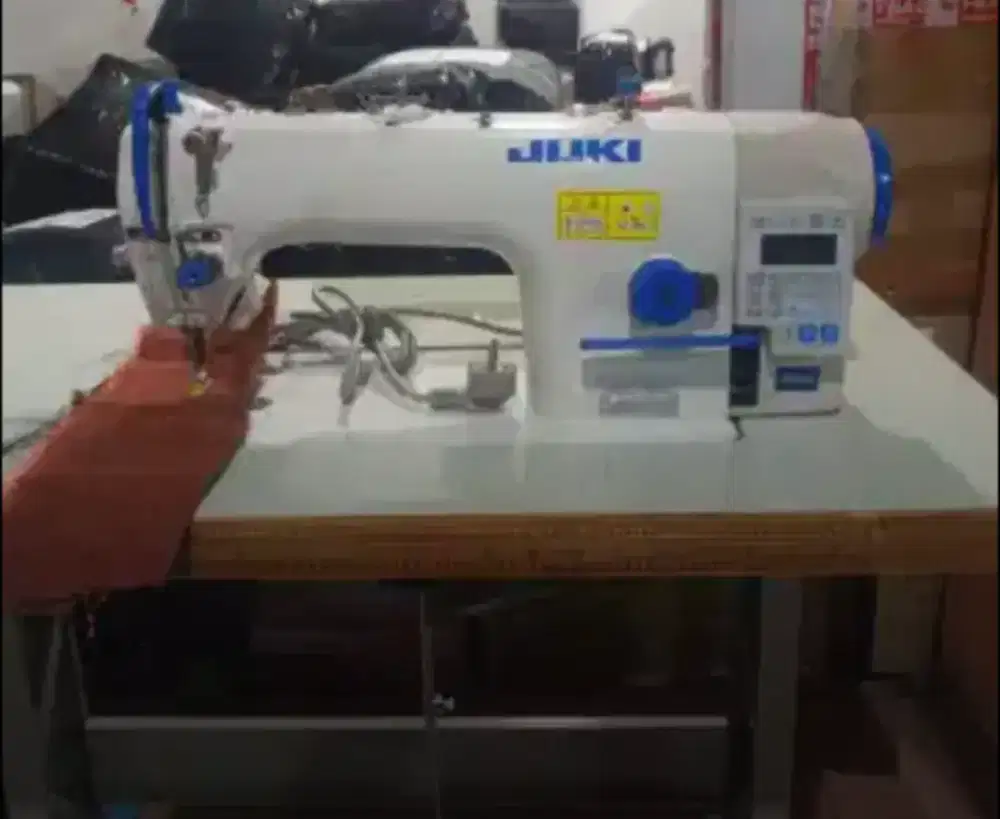 Mesin jahit Juki otomatis potong benang