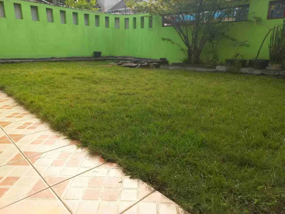 dijual rumah huk boulevard besar