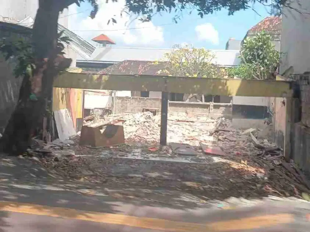 Jual tanah 2 56 are di jln Raya Sesetan Denpasar
