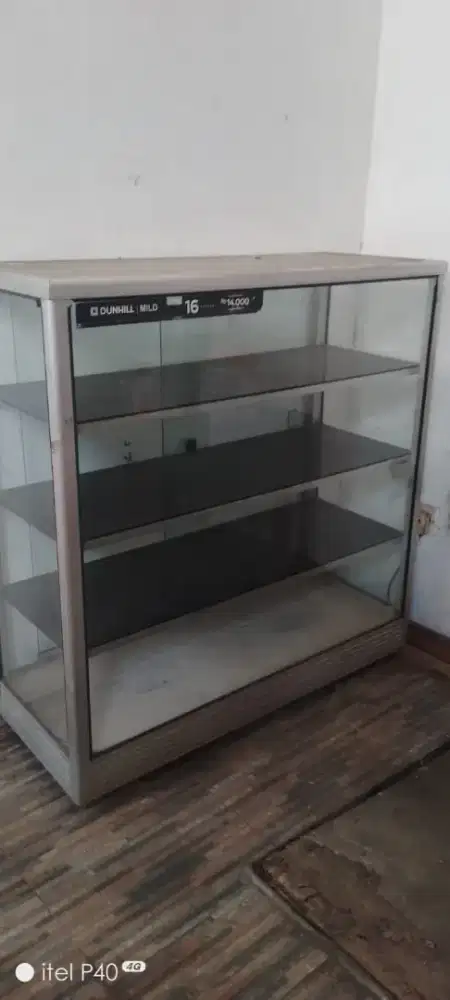 Dijual 2 buah etalase