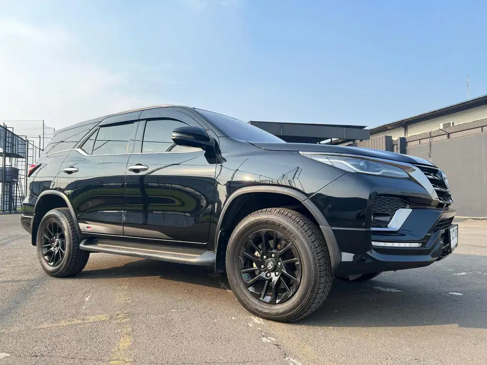 TOYOTA Fortuner VRZ GR-S 2.8 AT 2023
