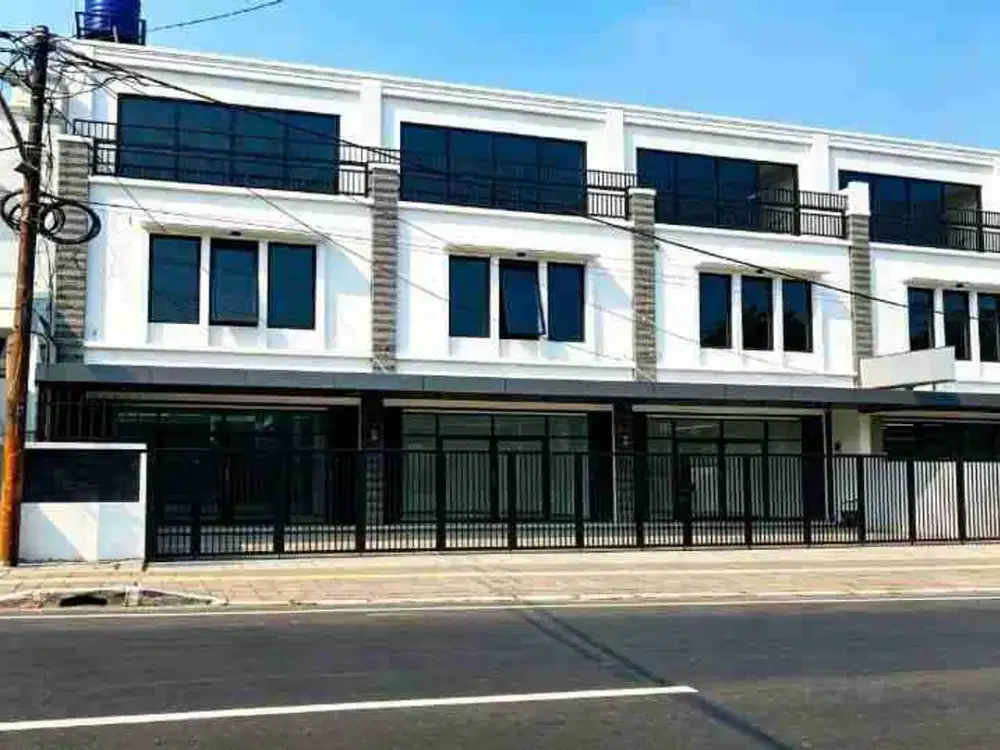 Disewa Ruko Gandeng 3 Unit 3 Lantai Malaka Duren Sawit LT 495m² – Rp435 Jt/Thn
