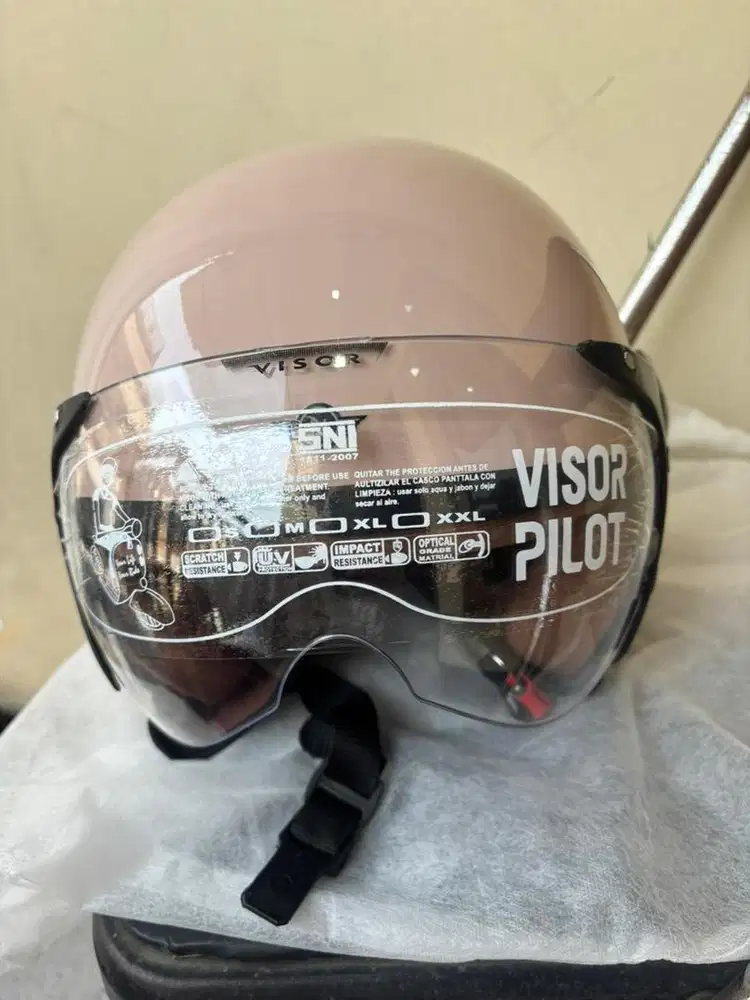 Helm Bogo Retro