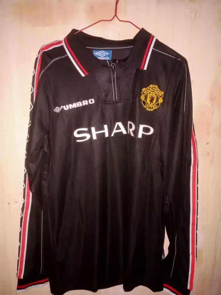 Jual jersey MU away 98/99 trebel hitam