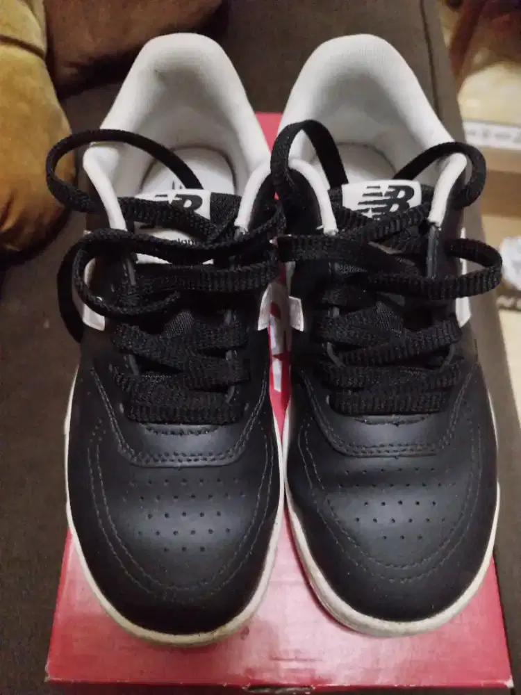 Sepatu New Balance (Wanita)