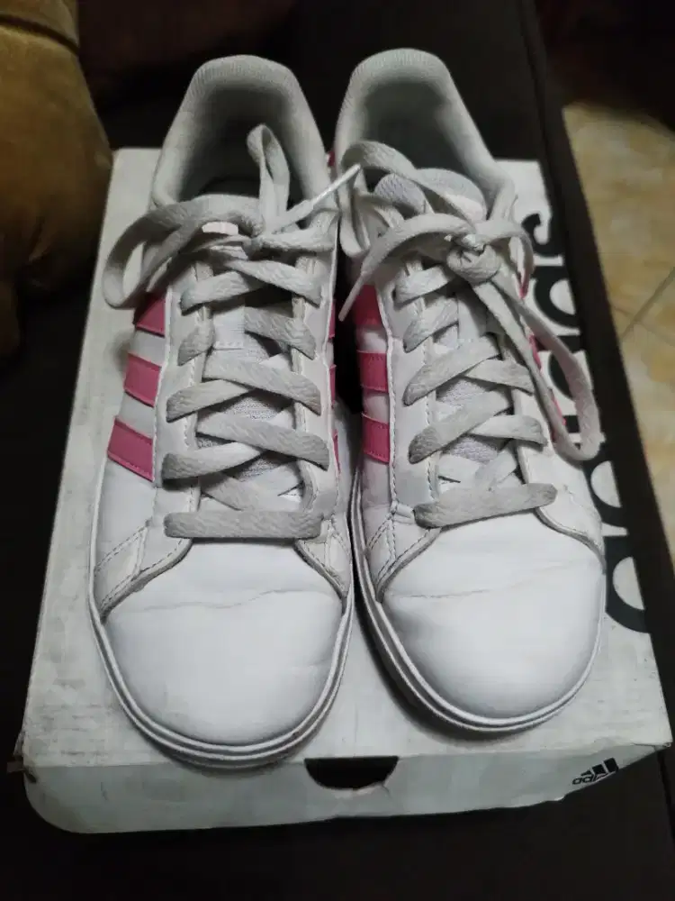 Sepatu Adidas (Women)