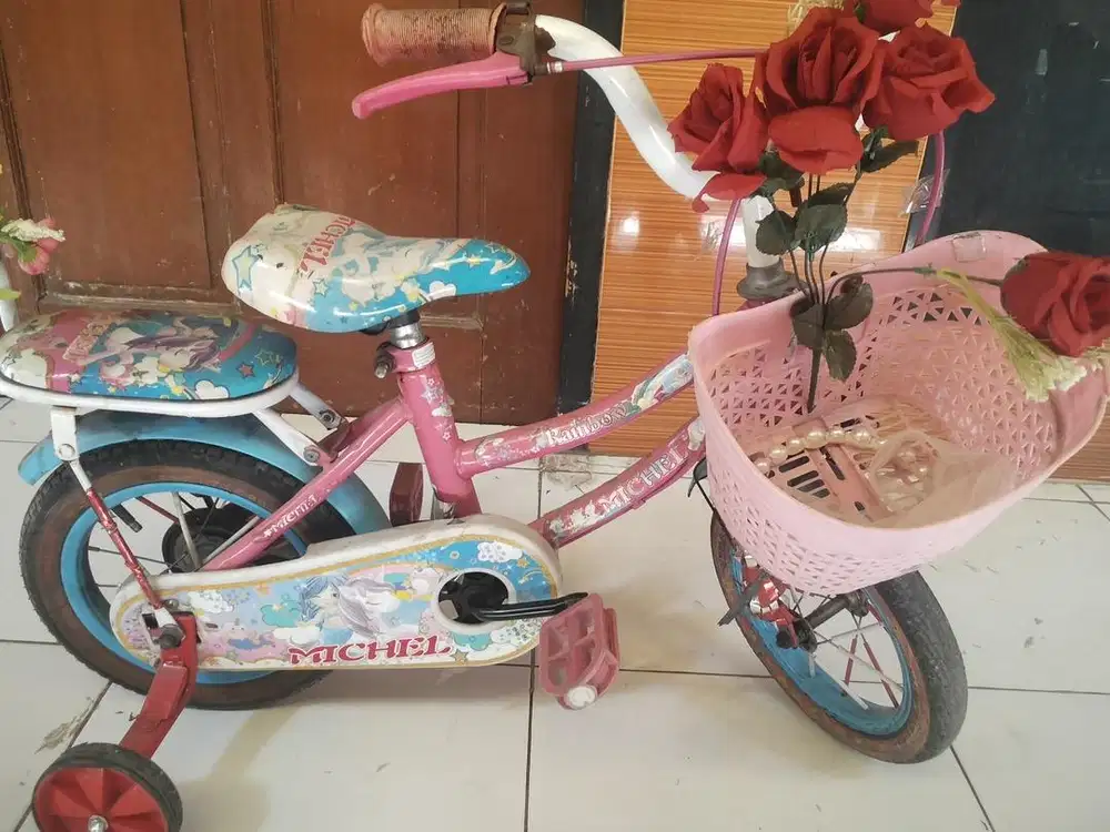 Sepeda roda 4 keranjang - pink - uk 12,5