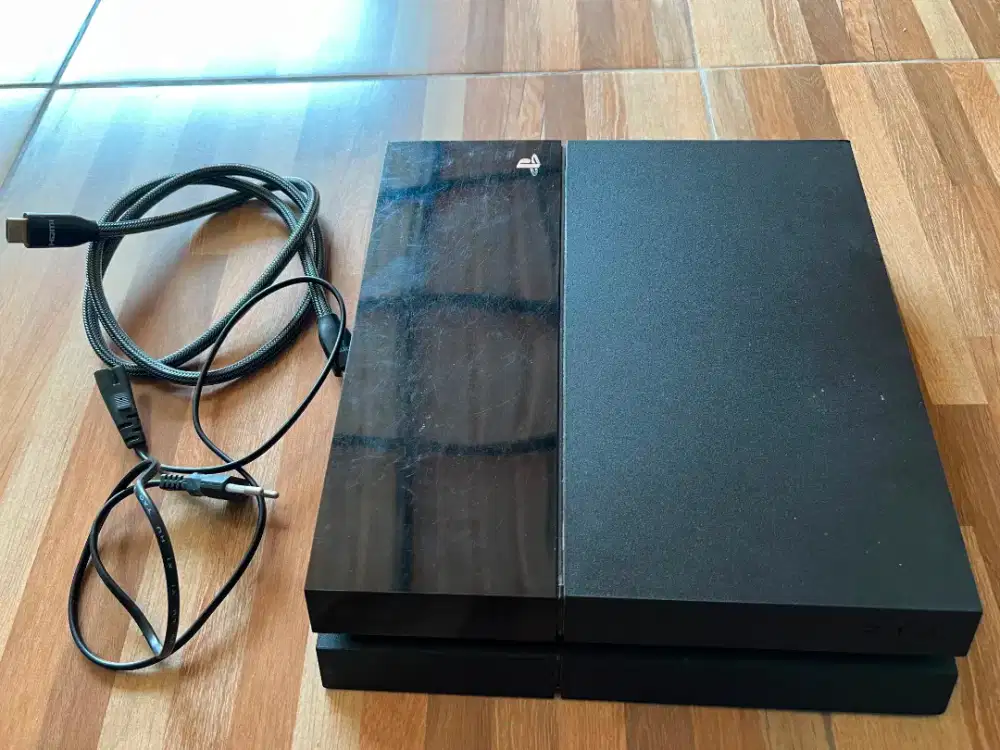 PS4 FAT 500GB Second include 4 joystick and 4 games