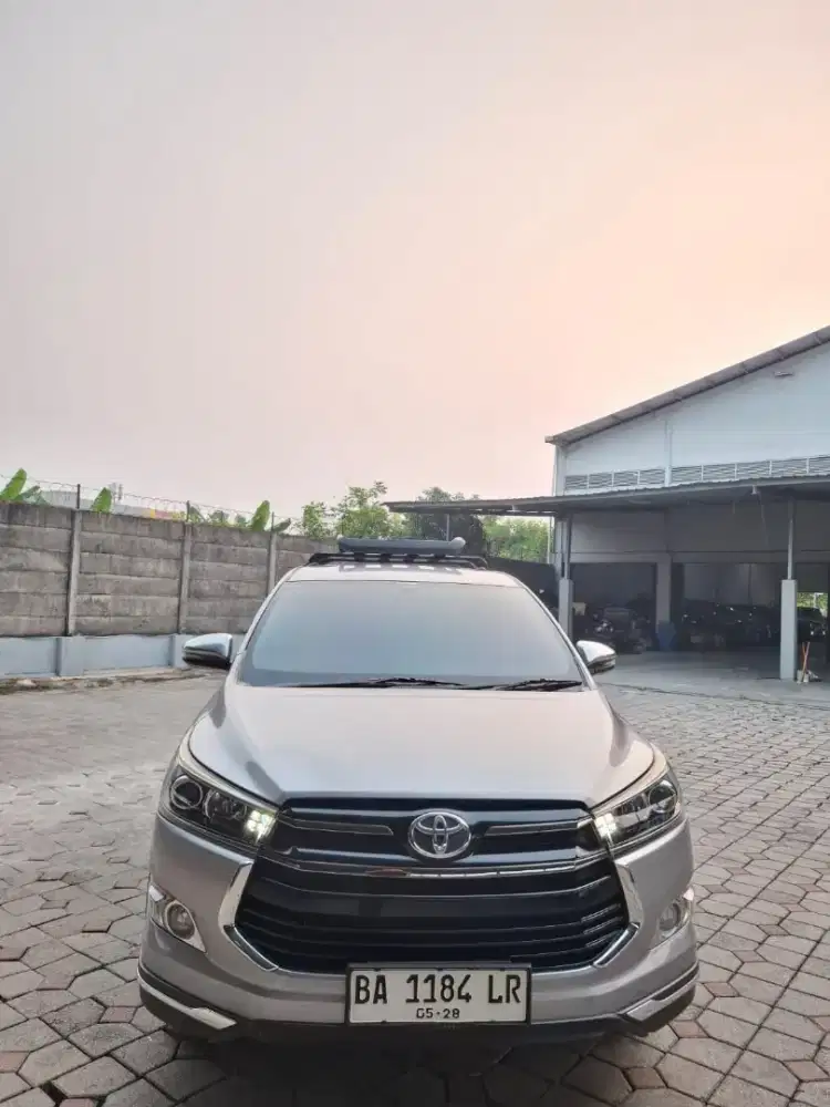 Innova 2018 G bensin matic (tampilan venturer). Km 56rb antik