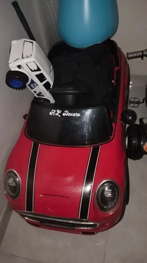Mainan mobil2 an pewe masih bagus nyala bisacasbatreysamaremotaj
