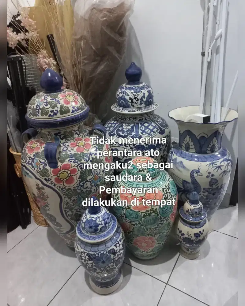 6 buah Guci keramik