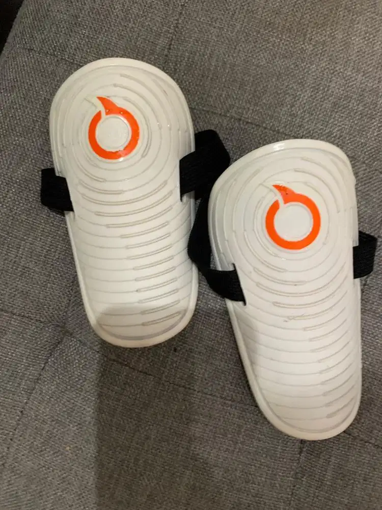 Deker Catalyst Oracle Sepak Bola Second