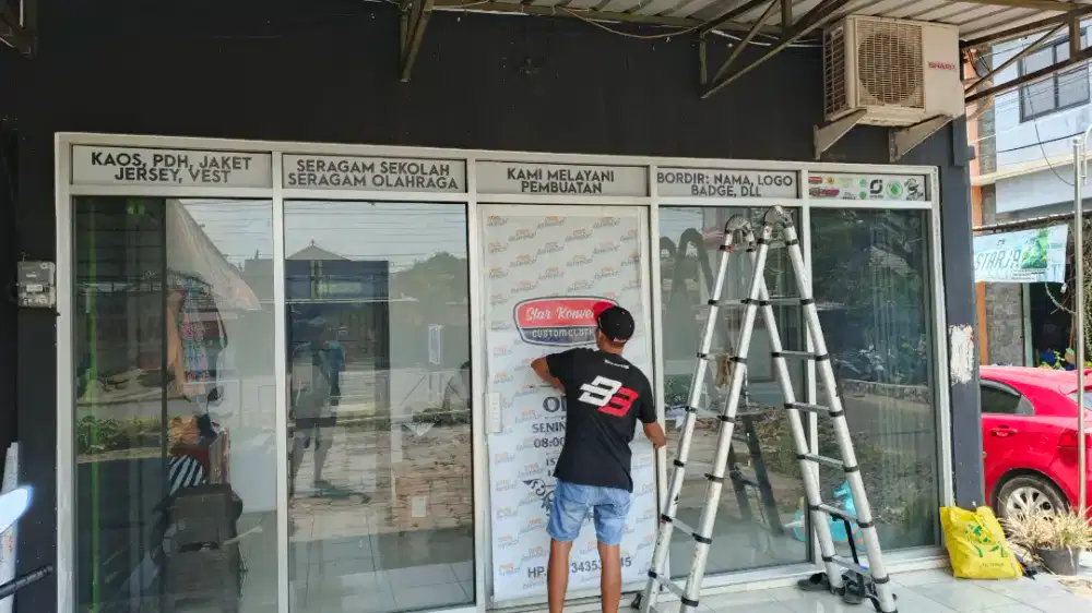 Sticker oneway printing, stiker logo unt kaca toko & kantor