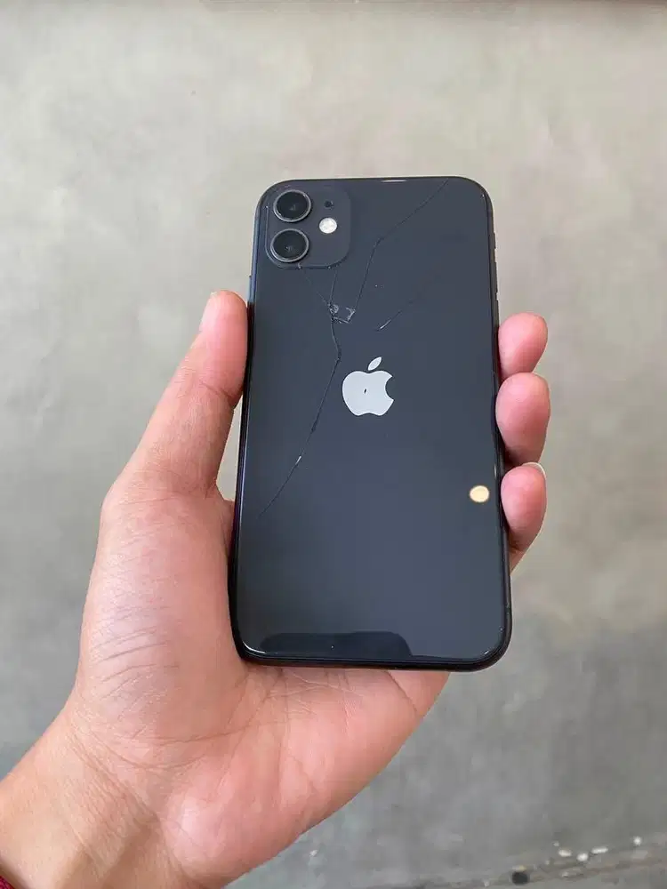 Dijual iPhone 11 64gb sinyal all operator