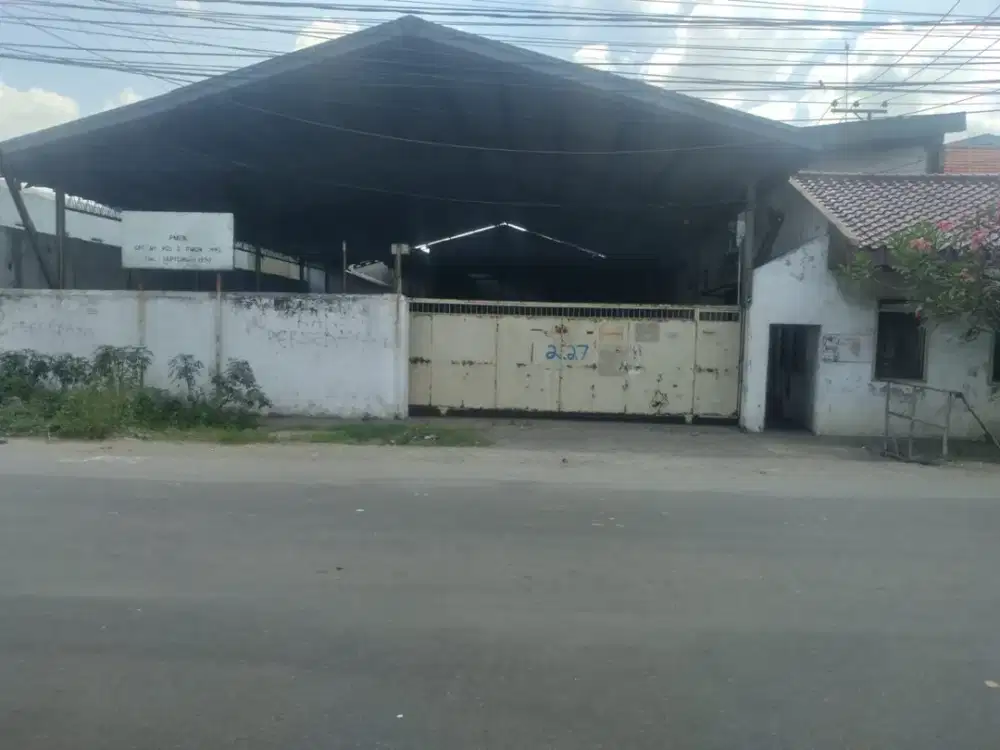 Gudang di Raya Jalan Cangkir Driyorejo luas tanah 3.500m2