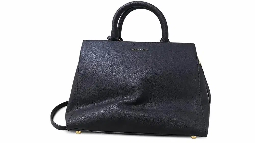 Tas second merk charles & Keith