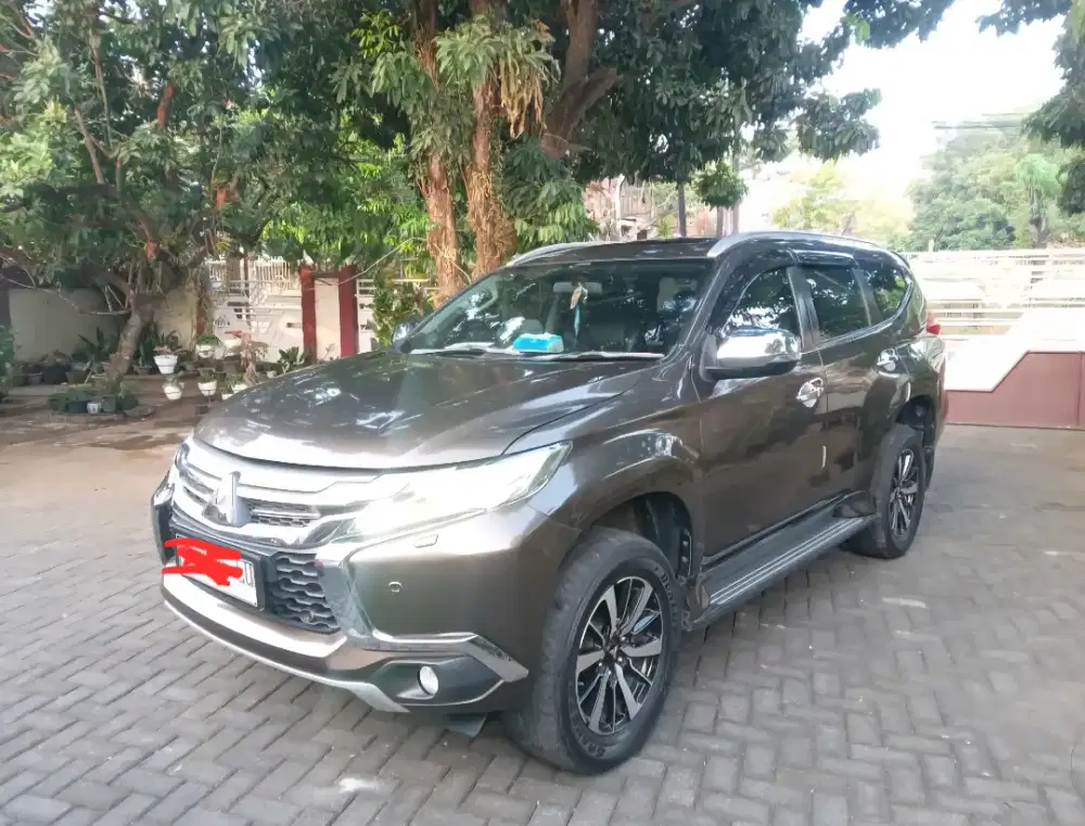 Pajero Sport Dakar AT 2019 Coklat Mulus