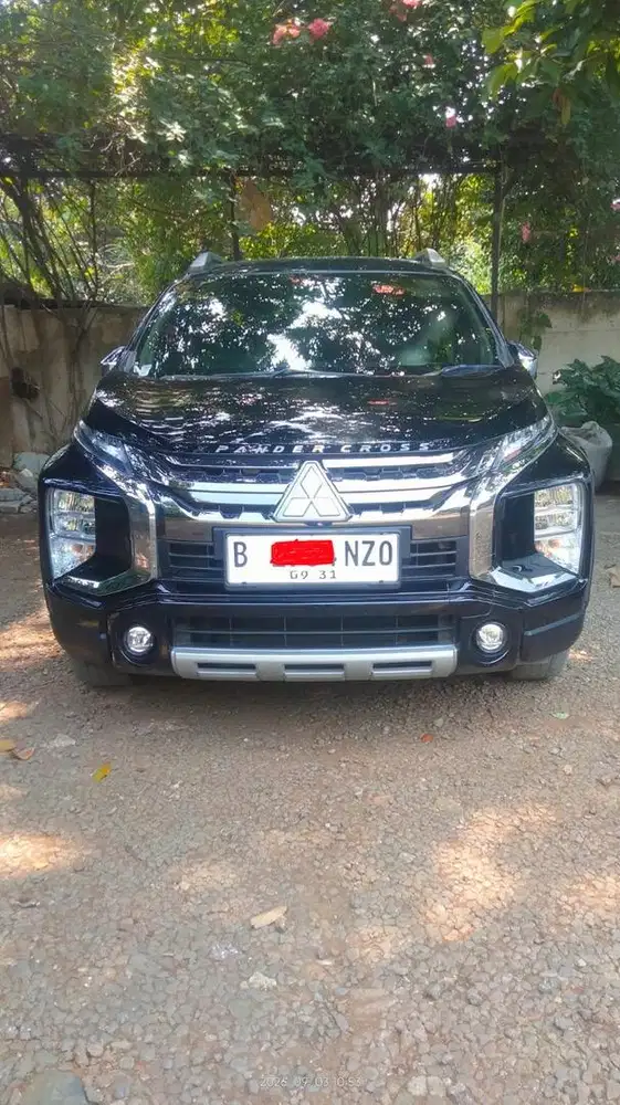Mitsubishi Expander Cross
