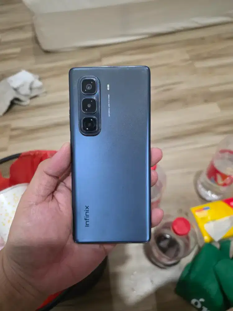 Infinix hot 50 pro plus 8/256 fisik sesuai foto,minus ad retak secuil,