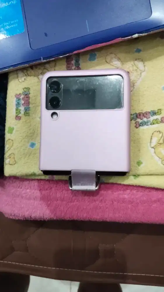 Samsung z flip 3 minus ada tompel aja selebihnya nya normal bekas cewe