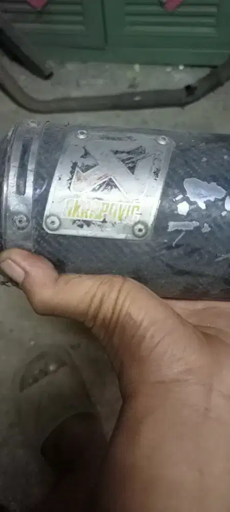 Knalpot racing Akrapovic