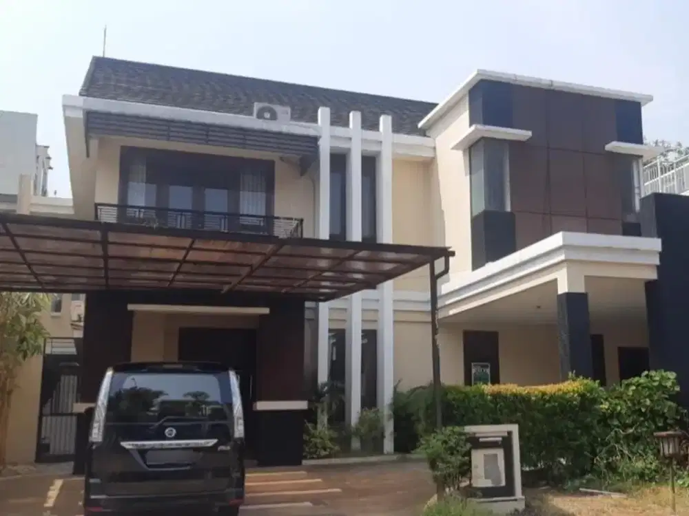 Dijual Rumah Cantik di The Green BSD dengan Swimming Pool