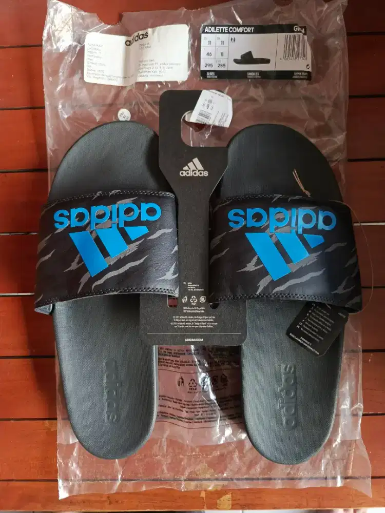 Sandal Adidas Adilette Comfort Original 100% size 46 Seri GW1054 army