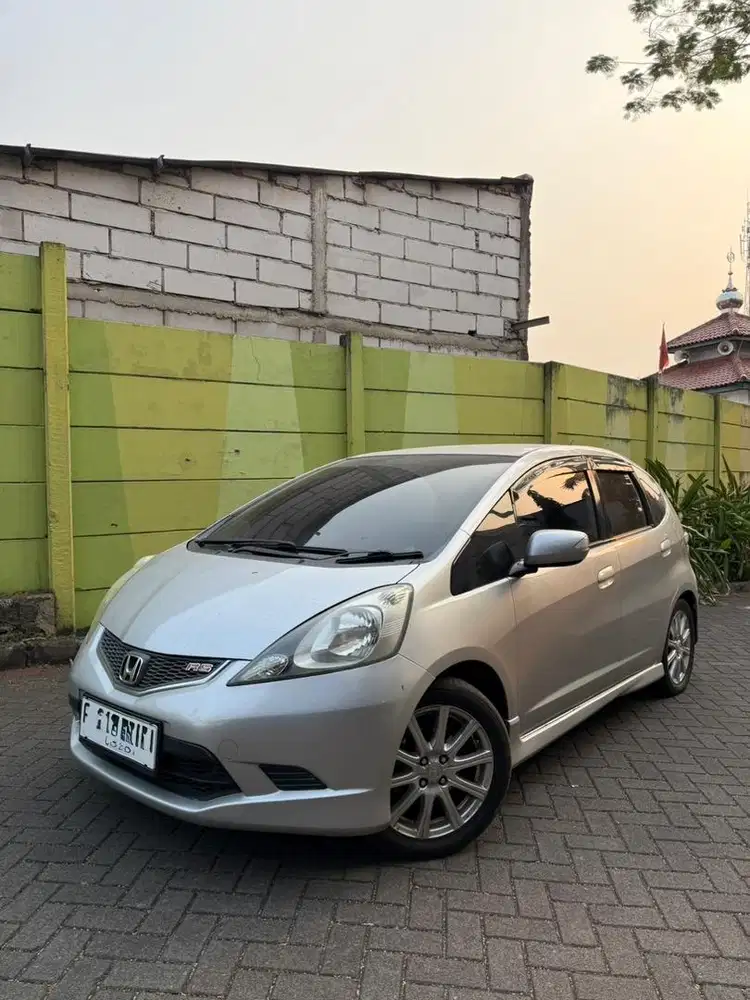 HONDA JAZZ RS GE8 AT 2011 Silver blum facelip