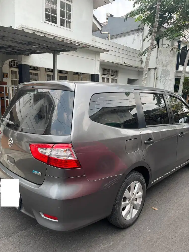 Jual Nissan Grand Livina 2015 Low KM