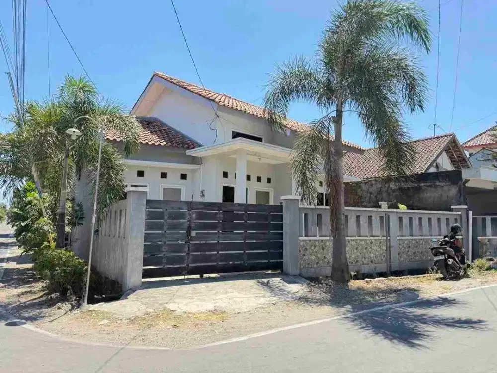 Rumah Cantik Siap Huni di Pojokan dapat 2 jalan Gawanan Colomadu