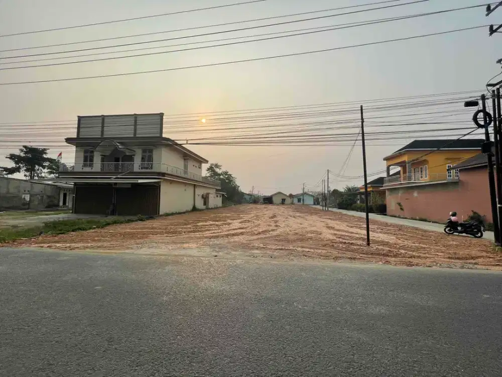 Tanah pinggir jalan taqwa mata merah