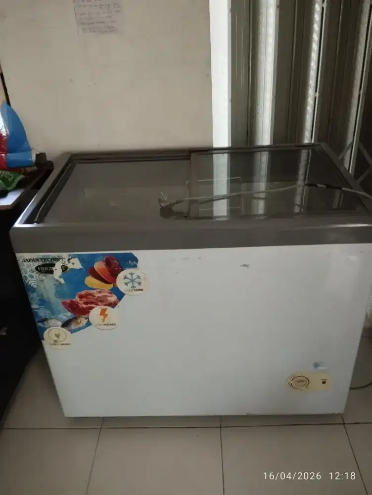 Freezer Frigigate Lemari Kulkas