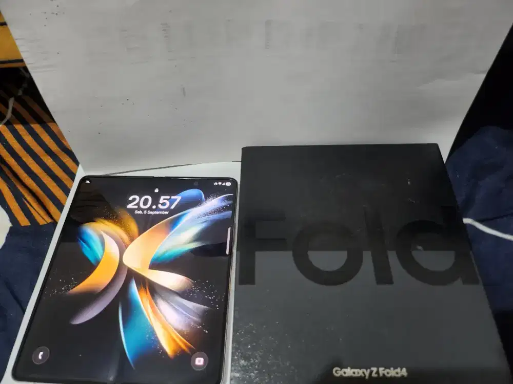 Samsung Z Fold 4 FULLSET 12/256 mulus no minus normal no KENDALA