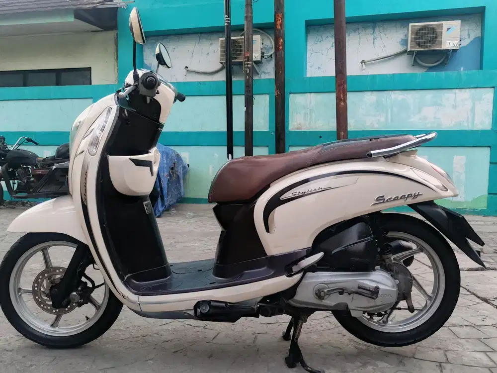 Honda Scoopy fi stylish 2014 stater tokcer halus mulus terawat