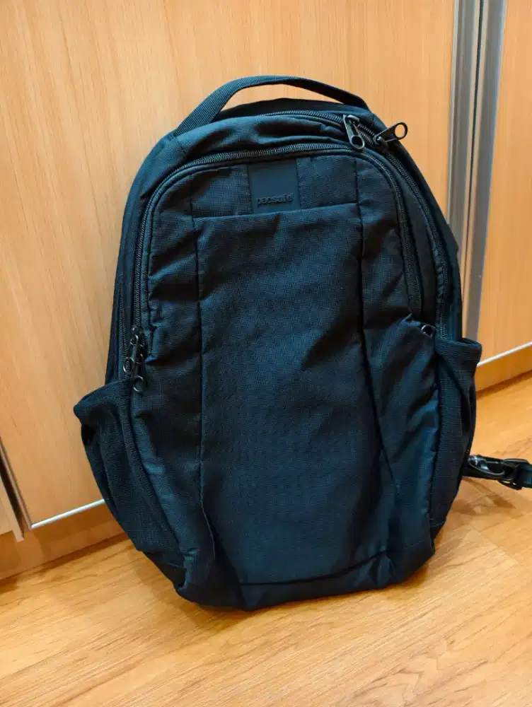 Tas backpack pacsafe original metrosafe