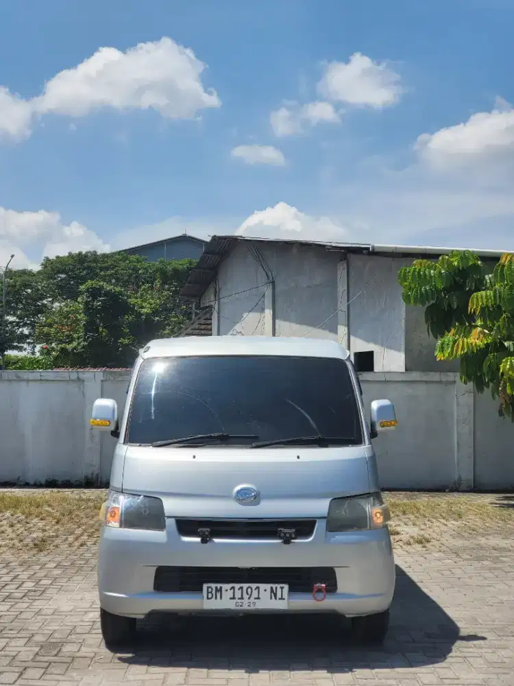 Daihatsu granmax minibus D 1.5 AC PS 2014
