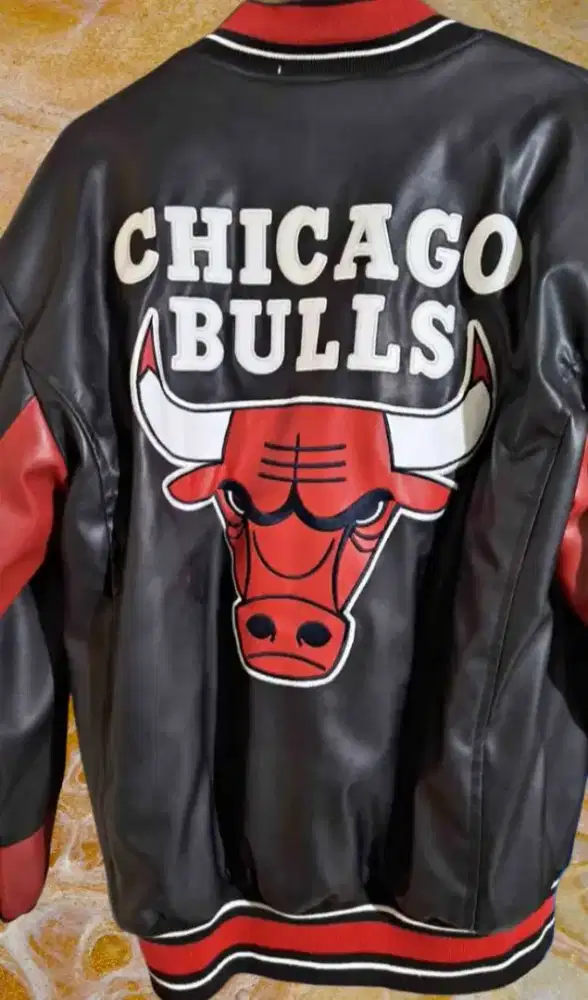 PRELOVED JAKET VINTAGE CHICAGO BULLS..AUTHENTIC G3 SPORT by Carl Banks