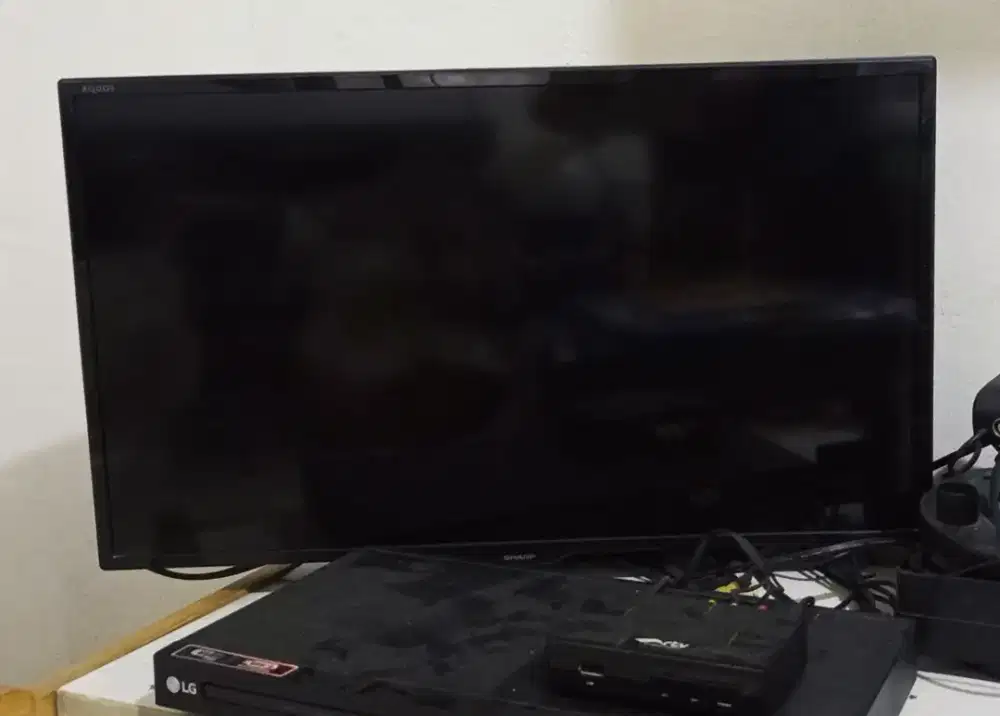 TV LED Sharp 24 inch Preloved