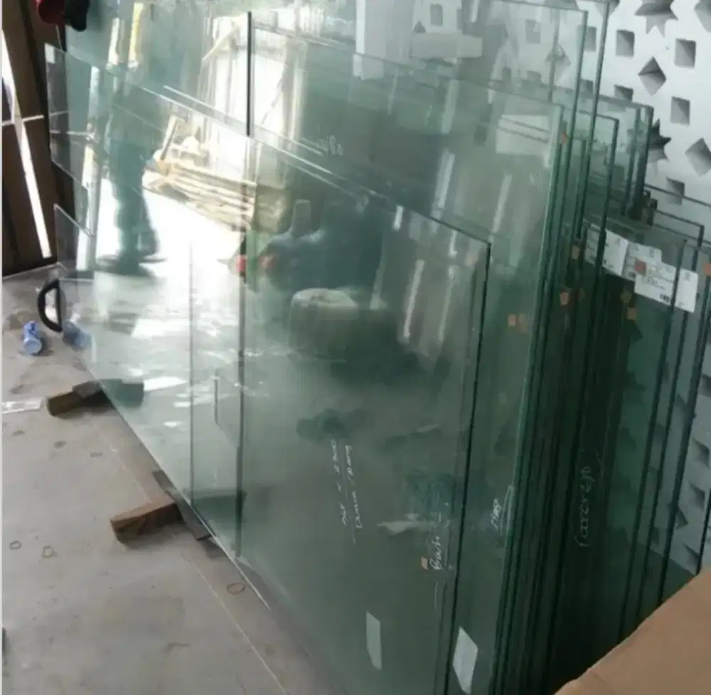 Kaca Tempered (Alumunium kaca)